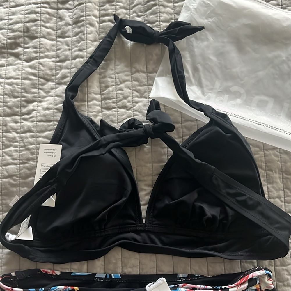 Brand new - never worn - Cupshe high waisted bikini - Picture 6 of 9